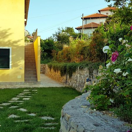 Casa Laura Villa Imperia Bagian luar foto