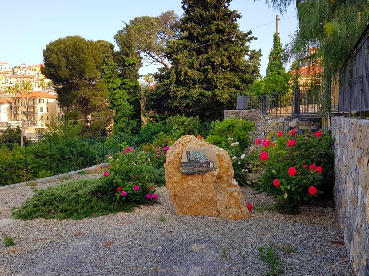 Casa Laura Villa Imperia Bagian luar foto