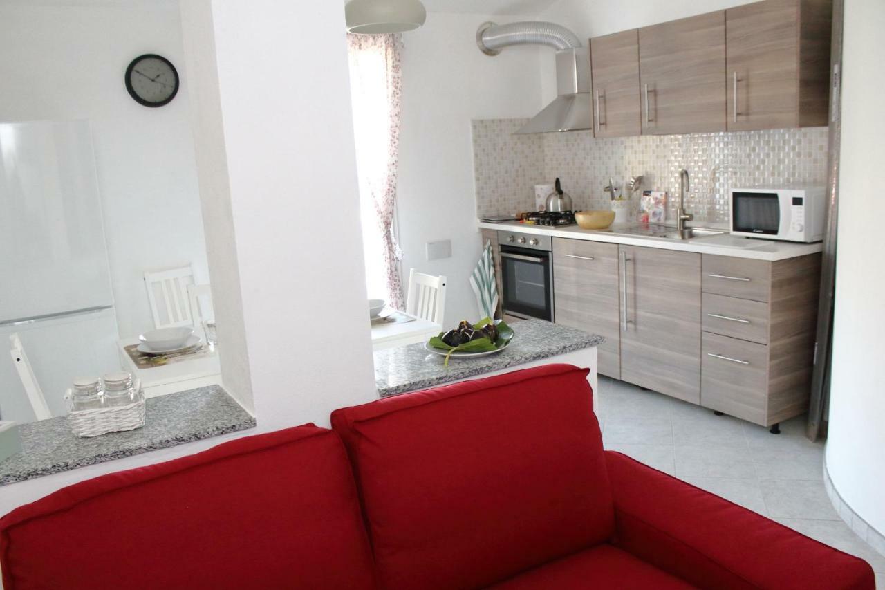 Casa Laura Villa Imperia Bagian luar foto