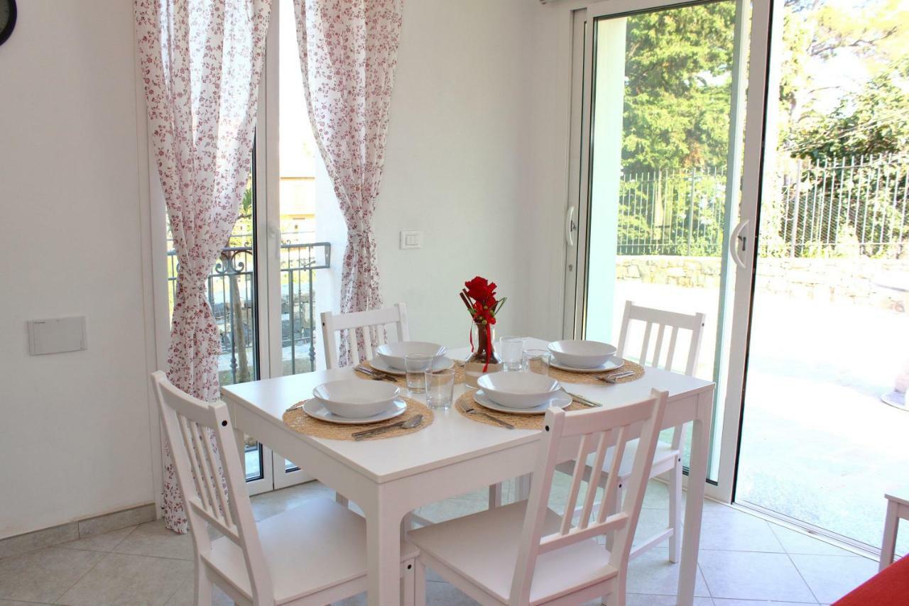 Casa Laura Villa Imperia Bagian luar foto