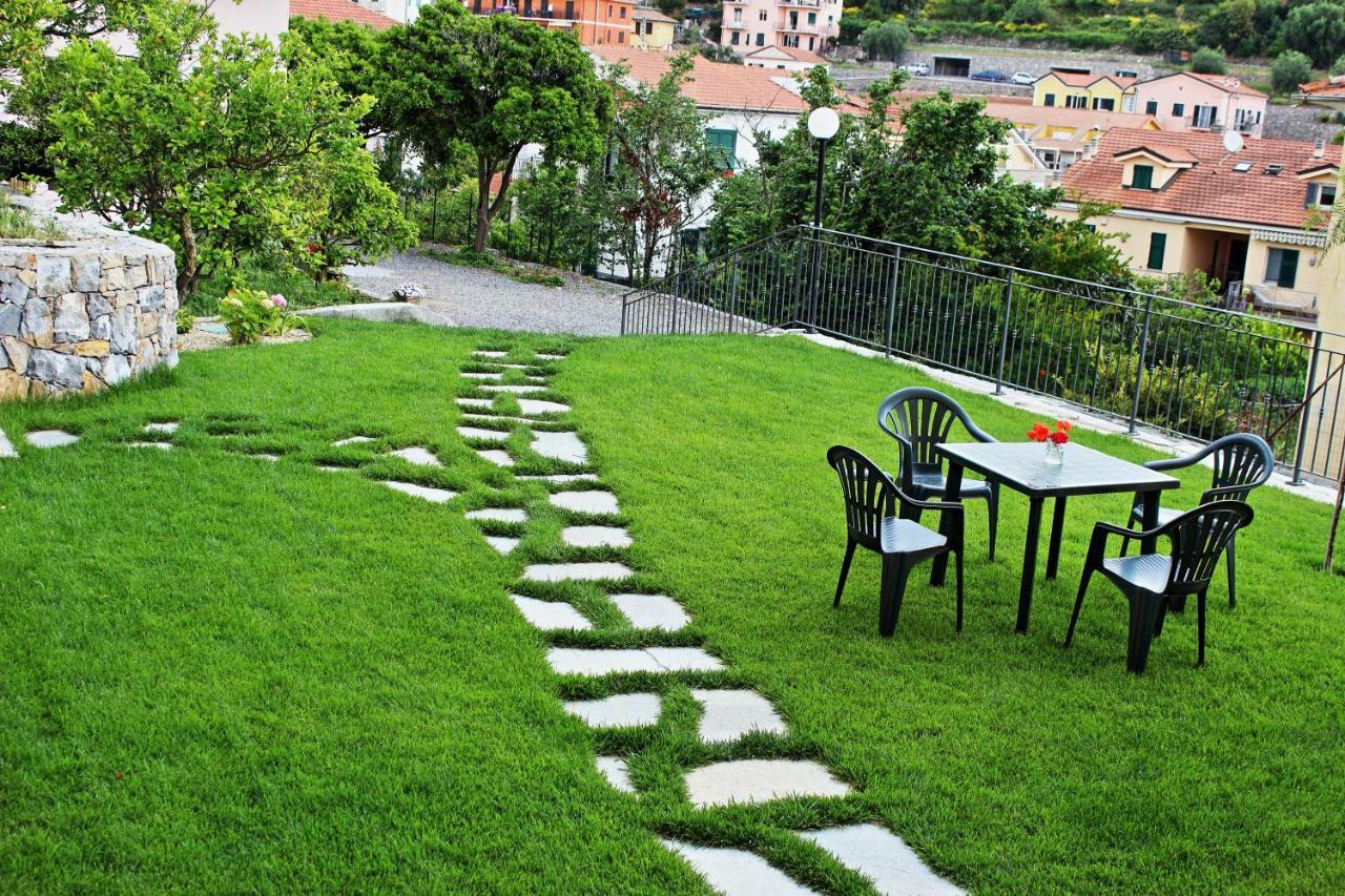 Casa Laura Villa Imperia Bagian luar foto